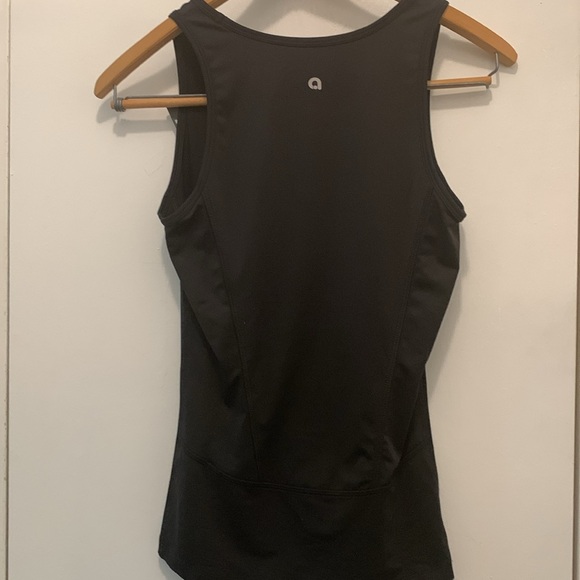 Brand new Women’s sleeveless black workout top with stretch, XS - Picture 3 of 4